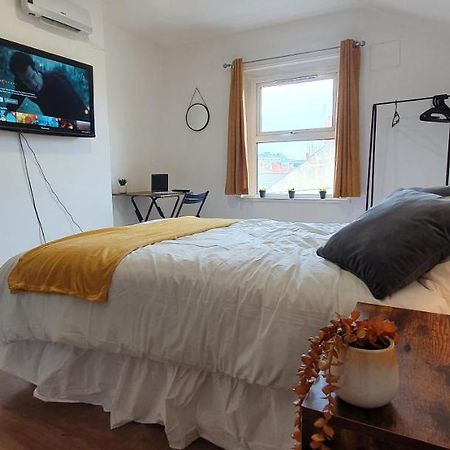 Fast Broadband, Budget Stay, Free Netflix. Cardiff Esterno foto