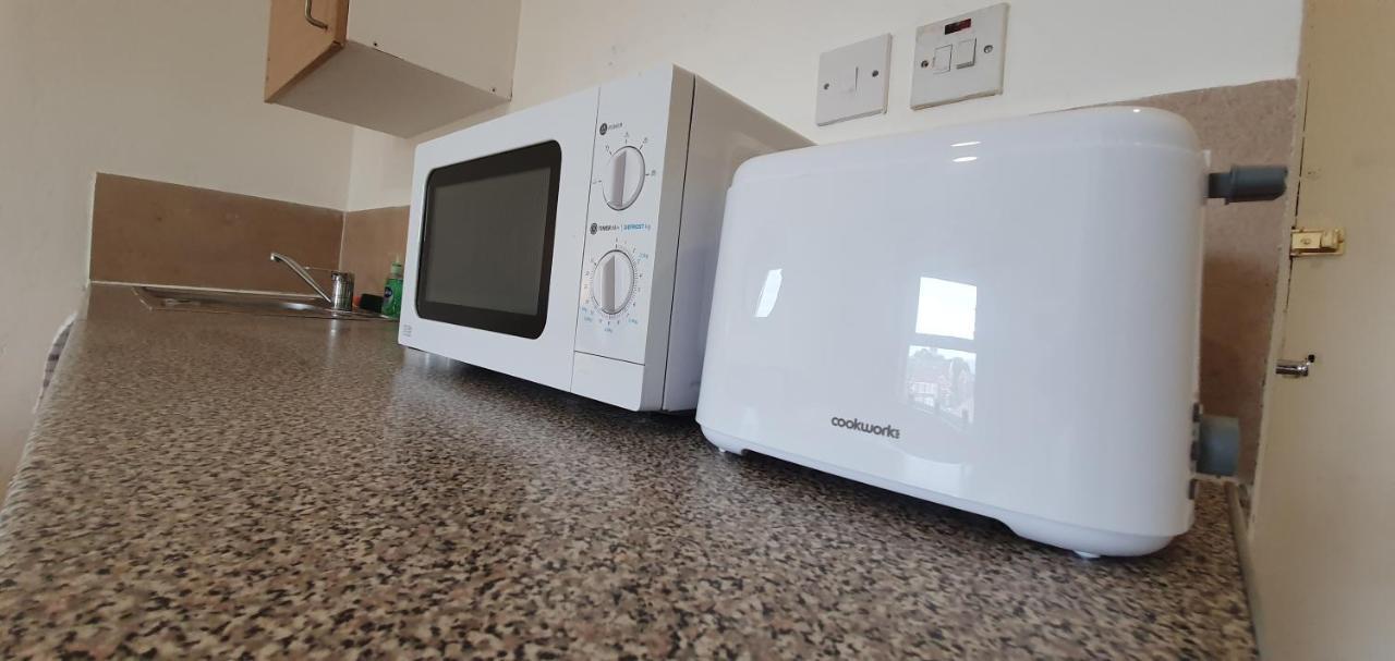 Fast Broadband, Budget Stay, Free Netflix. Cardiff Esterno foto