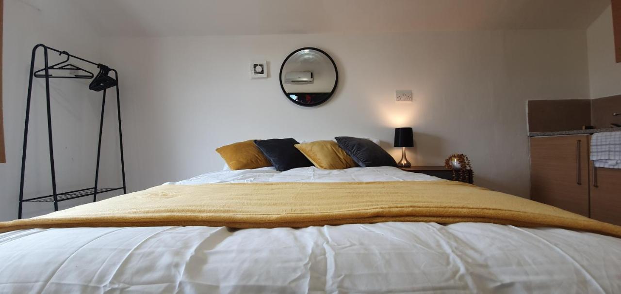 Fast Broadband, Budget Stay, Free Netflix. Cardiff Esterno foto