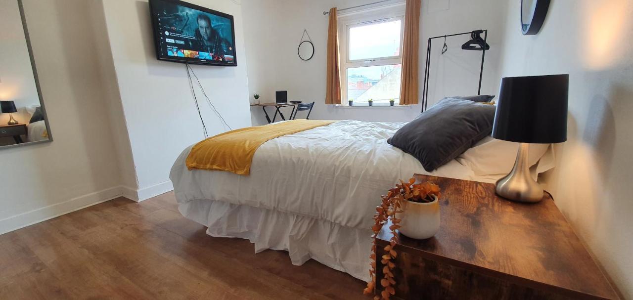 Fast Broadband, Budget Stay, Free Netflix. Cardiff Esterno foto