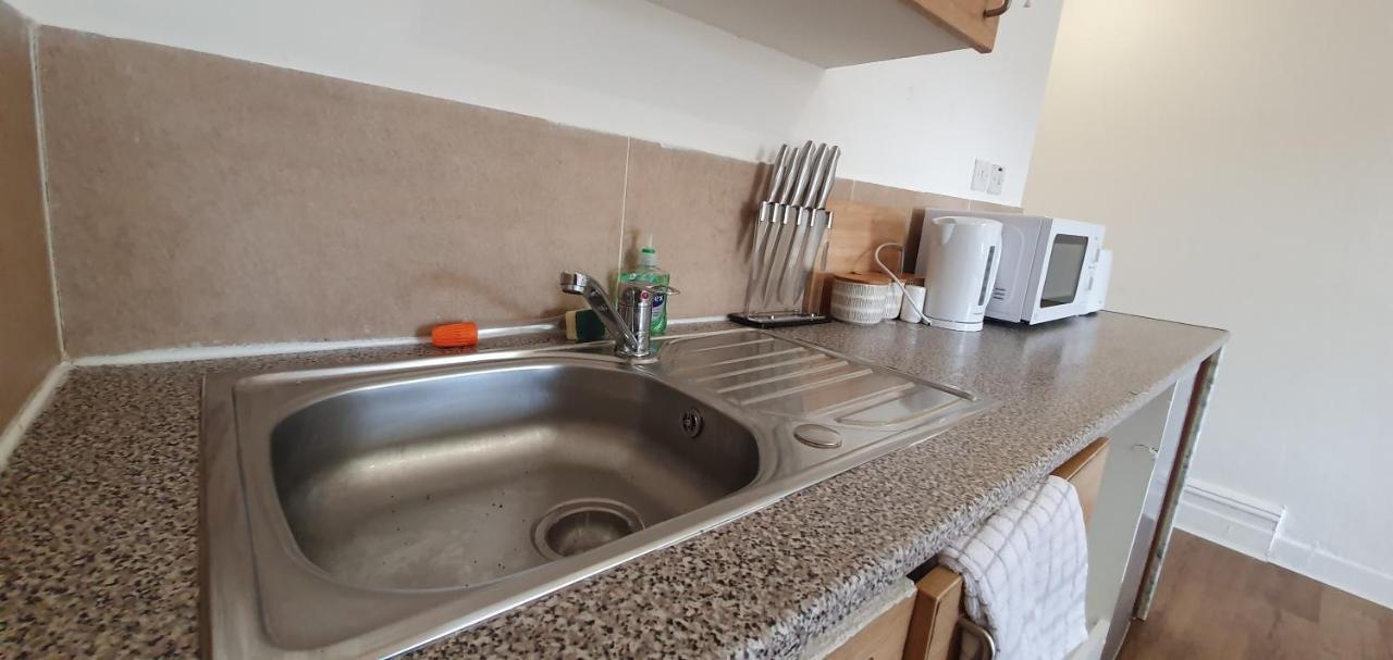 Fast Broadband, Budget Stay, Free Netflix. Cardiff Esterno foto